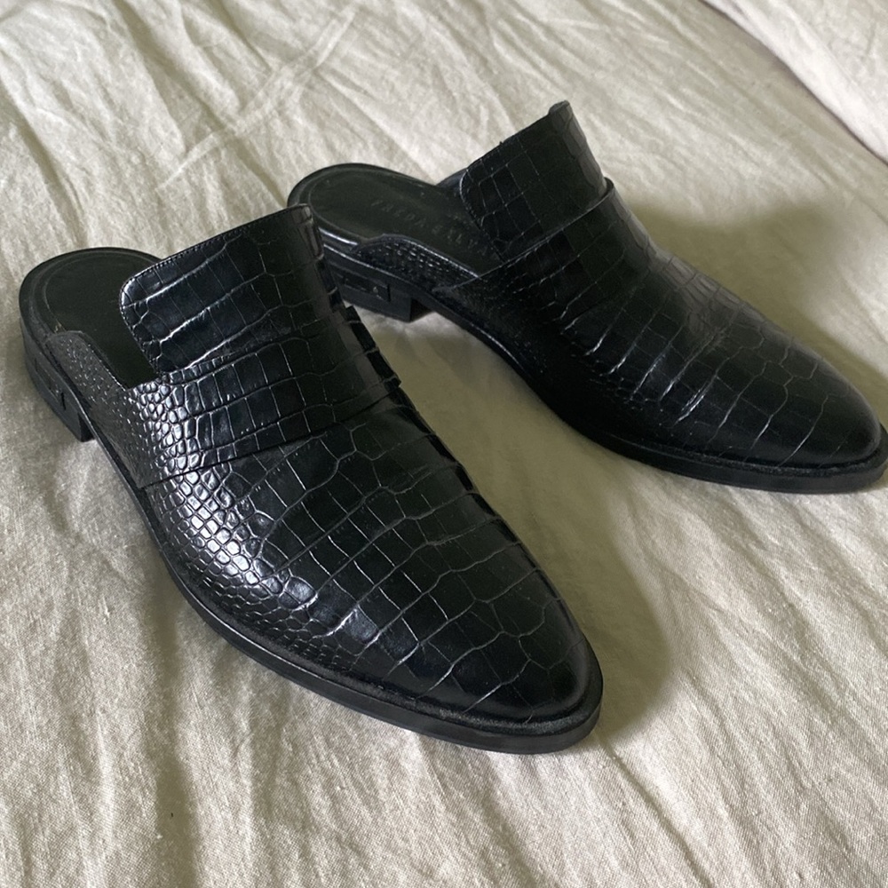 Freda Salvador Black Leather Croc Effect Mules Clogs 7.5